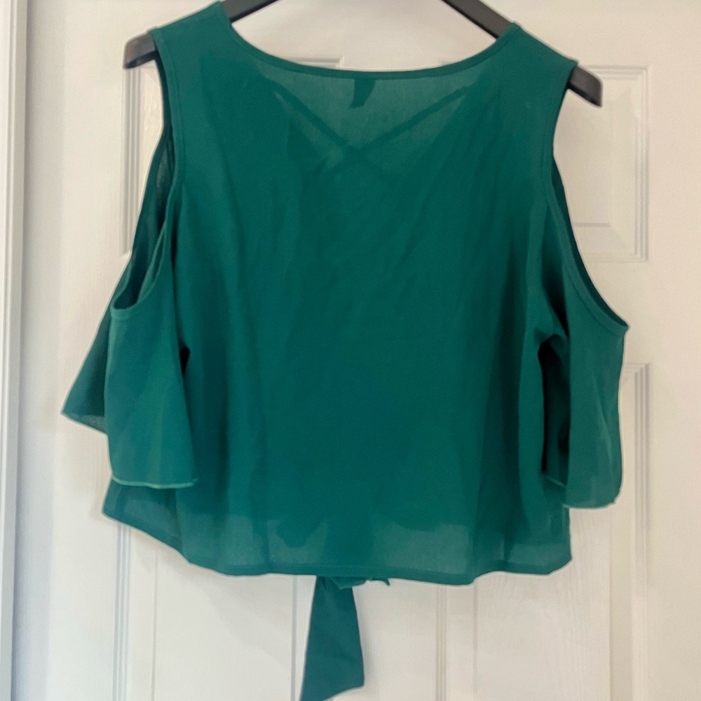 SHEIN Green Cold Shoulder Tie-Front Top - Picture 2 of 4
